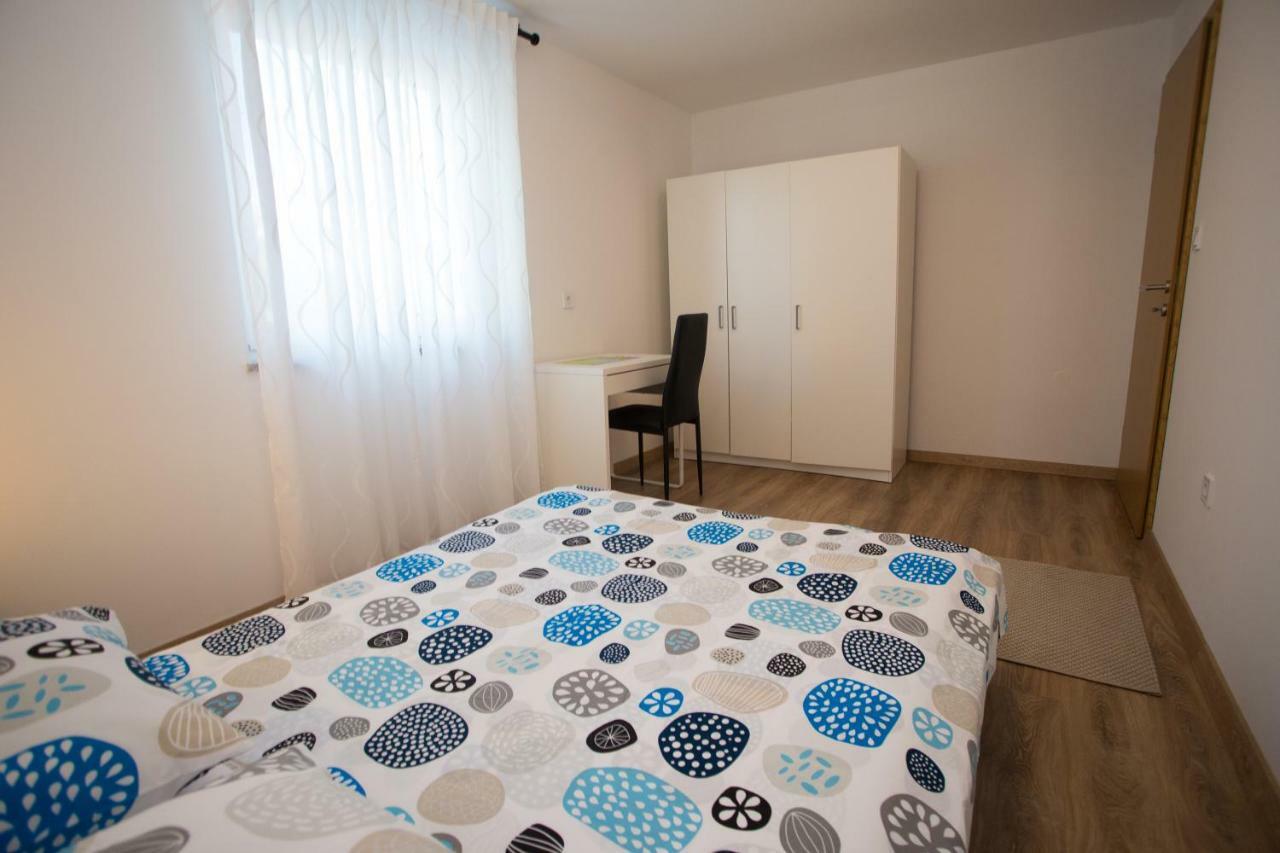 Апартаменты Apartman Girasol Пула Экстерьер фото