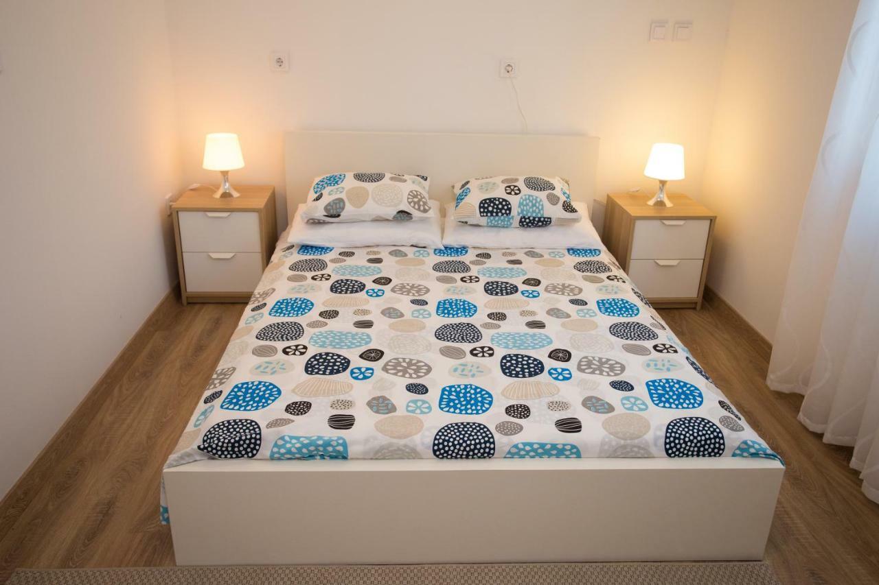 Апартаменты Apartman Girasol Пула Экстерьер фото