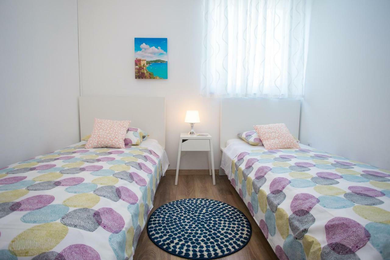 Апартаменты Apartman Girasol Пула Экстерьер фото